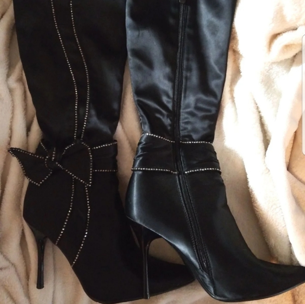 High heel boots